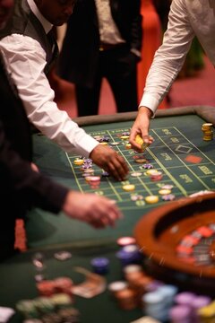 九游娱乐棋牌游戏app幸运玩家庆祝